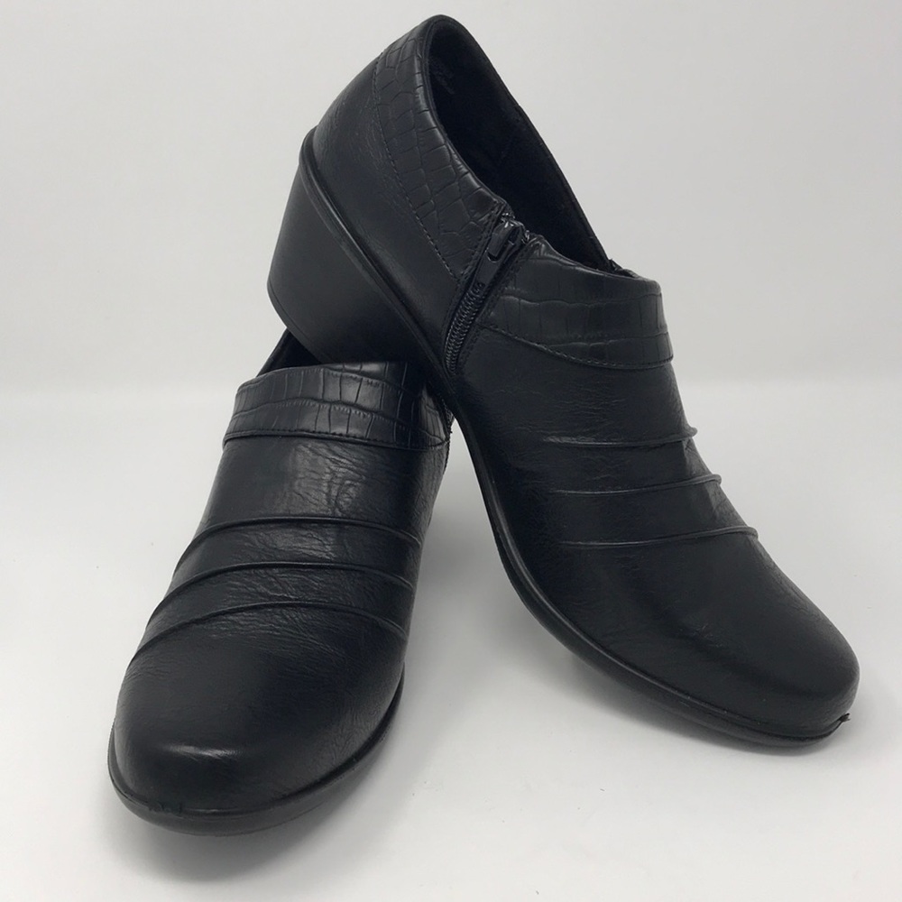 Easy Street Comfort Wave Clogs - Like New!